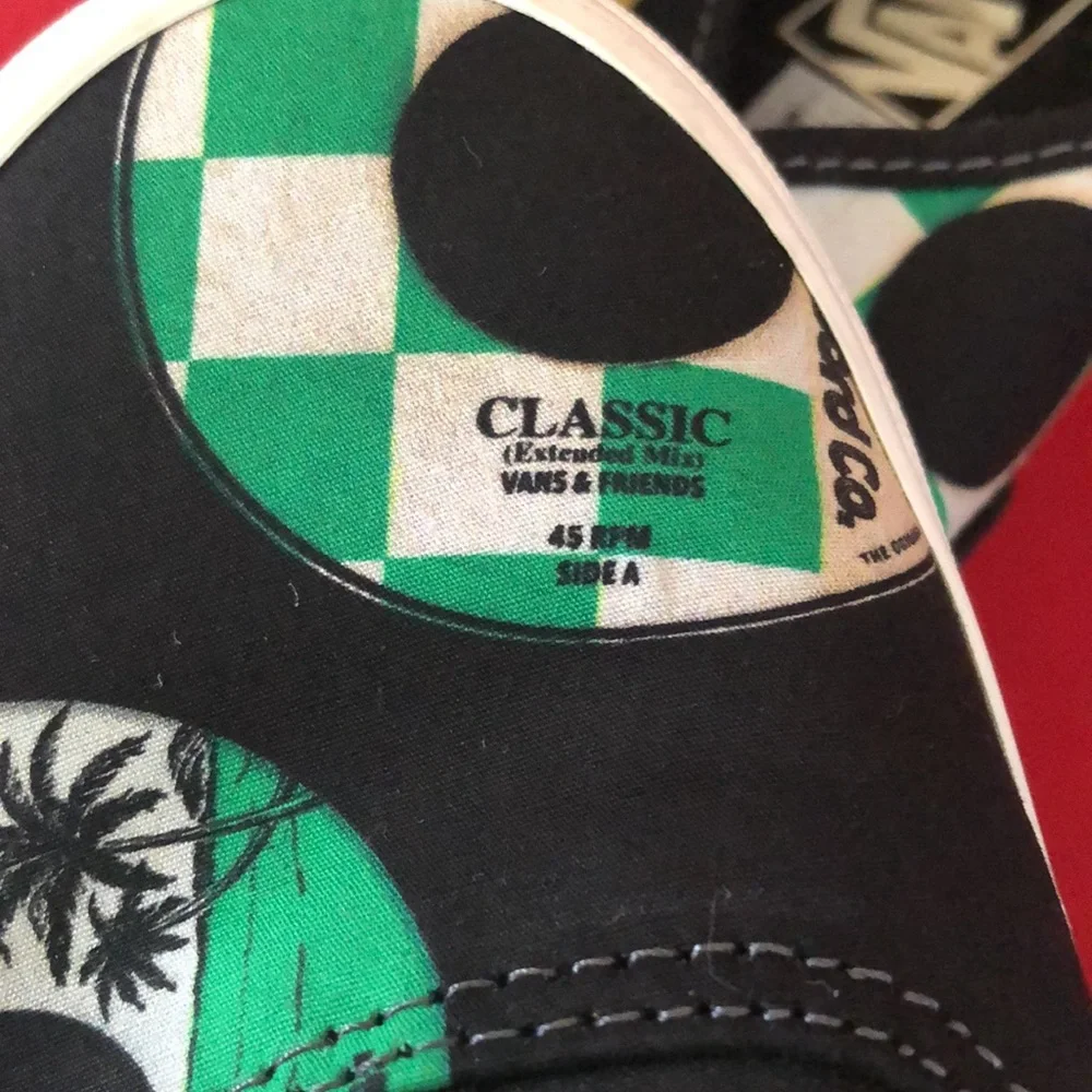 Unique classic Vans sneakers brand new no tags - Picture 9 of 9